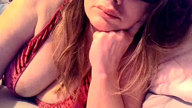 Snapshot of leadileo chatting on 03.22.25 leadileo online show from 03.22.25