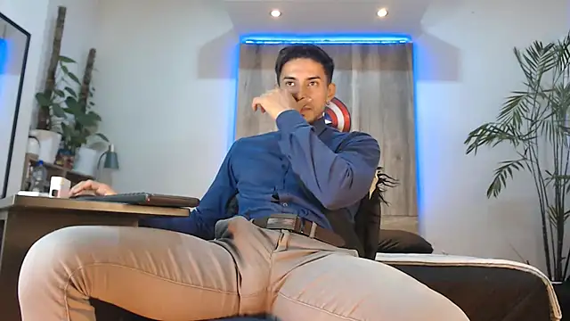 Andrew 4  online show from 05.08.26