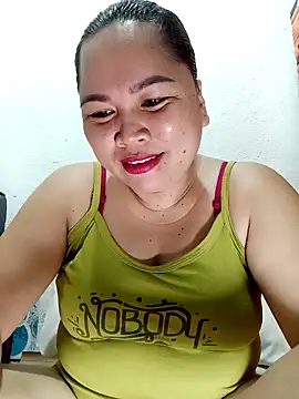 XXLorie 02 online show from 10.25.25