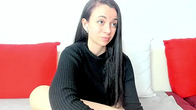 Snapshot of cute_angel95 chatting on 03.18.25 cute angel95 online show from 03.18.25