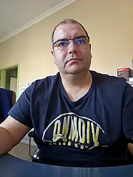 Snapshot of Andrew1900529 chatting on 01.27.25 Andrew1900529 online show from 01.27.25