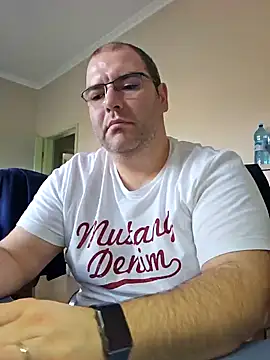 Snapshot of Andrew1900529 chatting on 01.29.25 Andrew1900529 online show from 01.29.25