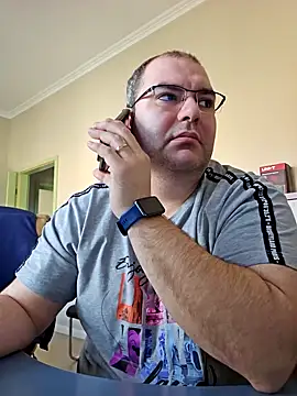 Snapshot of Andrew1900529 chatting on 02.07.25 Andrew1900529 online show from 02.07.25