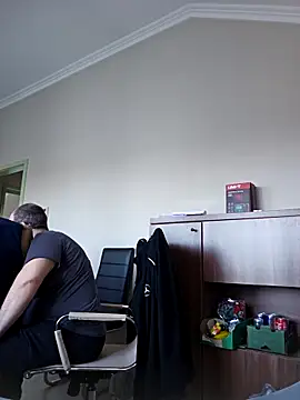 Snapshot of Andrew1900529 chatting on 03.18.25 Andrew1900529 online show from 03.18.25