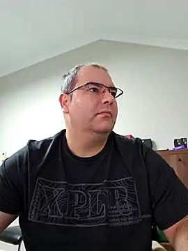 Snapshot of Andrew1900529 chatting on 11.03.25 Andrew1900529 online show from 11.03.25