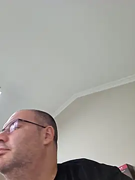 Snapshot of Andrew1900529 chatting on 11.27.25 Andrew1900529 online show from 11.27.25