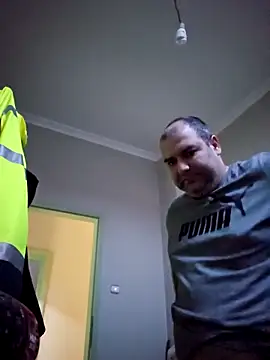 Snapshot of Andrew1900529 chatting on 12.17.25 Andrew1900529 online show from 12.17.25