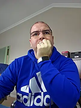 Snapshot of Andrew1900529 chatting on 01.14.26 Andrew1900529 online show from 01.14.26