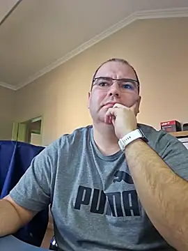 Snapshot of Andrew1900529 chatting on 01.19.26 Andrew1900529 online show from 01.19.26