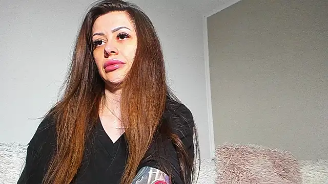 Snapshot of BrianaDiamondXXX chatting on 05.23.26 BrianaDiamondXXX online show from 05.23.26