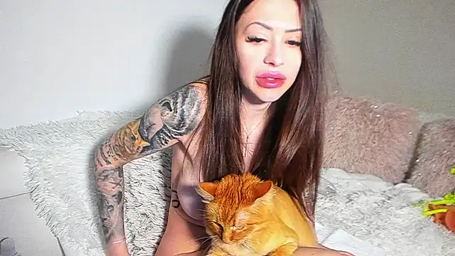 BrianaDiamondXXX online show from 07.06.26