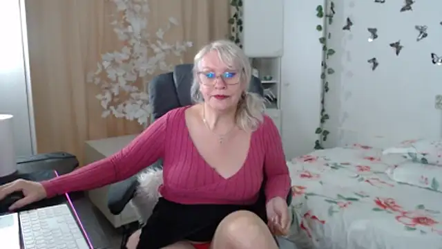 Snapshot of Ghertrude52 chatting on 05.10.26 Ghertrude52 online show from 05.10.26