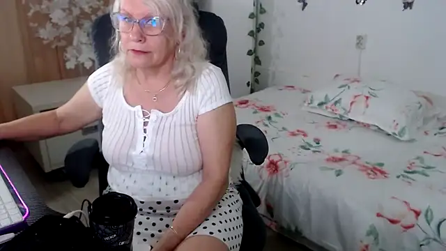 Snapshot of Ghertrude52 chatting on 05.20.26 Ghertrude52 online show from 05.20.26