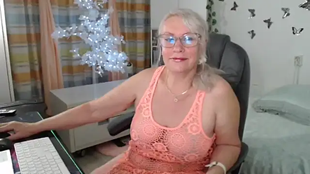 Snapshot of Ghertrude52 chatting on 06.13.26 Ghertrude52 online show from 06.13.26