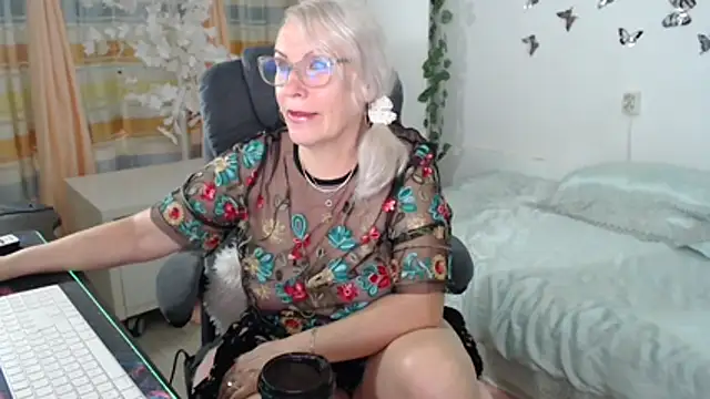 Snapshot of Ghertrude52 chatting on 06.15.26 Ghertrude52 online show from 06.15.26