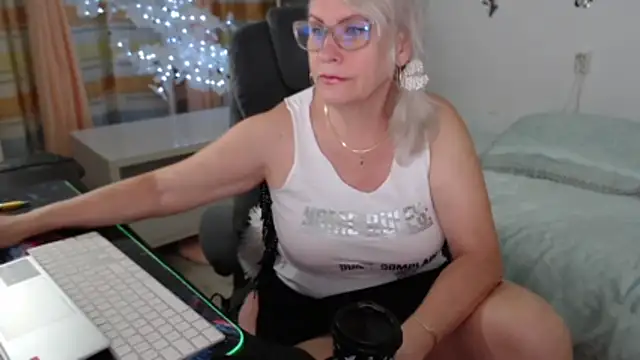 Snapshot of Ghertrude52 chatting on 06.16.26 Ghertrude52 online show from 06.16.26
