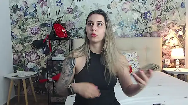 Snapshot of RoseDiamond06 chatting on 07.17.26 RoseDiamond06 online show from 07.17.26