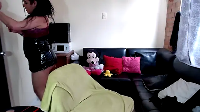 Sashaferrari2000 online show from 03.05.25