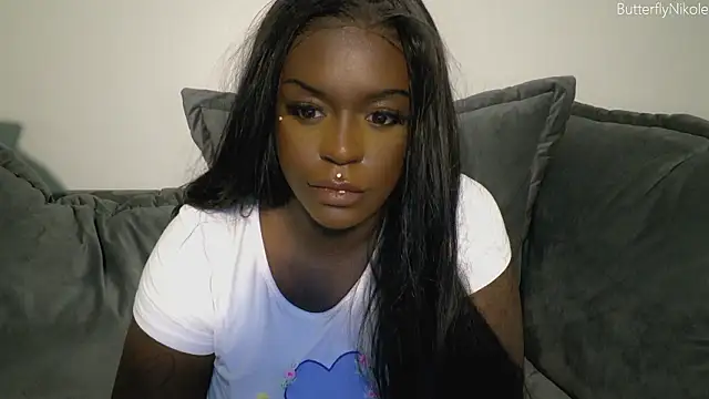 Snapshot of butterflynikole chatting on 02.18.26 butterflynikole online show from 02.18.26