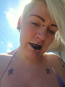 PinkTheHawk online show from 11.04.25