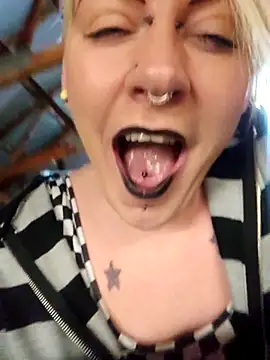 PinkTheHawk online show from 12.16.25