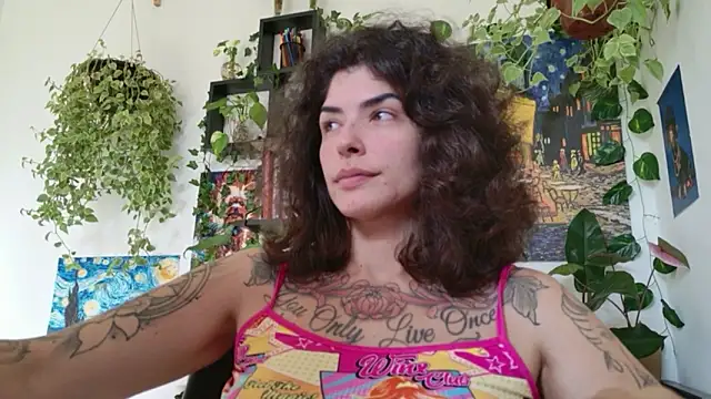 Snapshot of TaliMajesty chatting on 05.16.26 TaliMajesty online show from 05.16.26