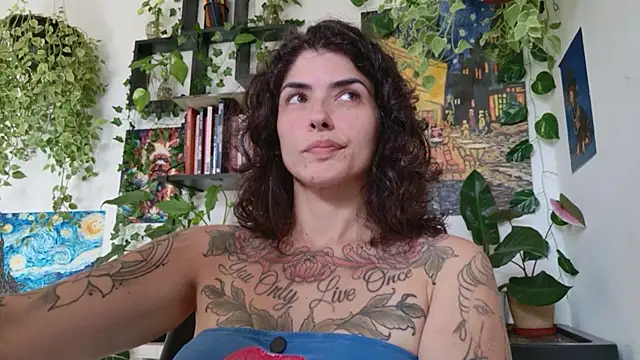 Snapshot of TaliMajesty chatting on 05.25.26 TaliMajesty online show from 05.25.26
