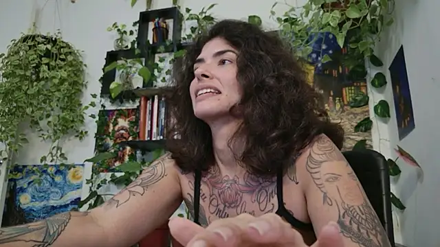 Snapshot of TaliMajesty chatting on 05.28.26 TaliMajesty online show from 05.28.26