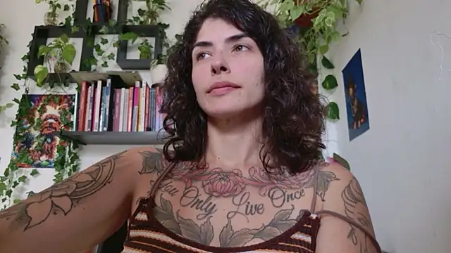 Snapshot of TaliMajesty chatting on 06.11.26 TaliMajesty online show from 06.11.26