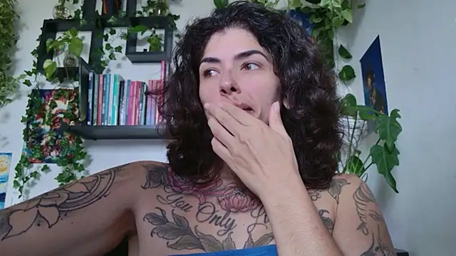 Snapshot of TaliMajesty chatting on 06.15.26 TaliMajesty online show from 06.15.26