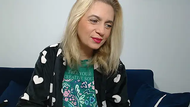 Snapshot of MysticCreature chatting on 12.03.24 MysticCreature online show from 12.03.24