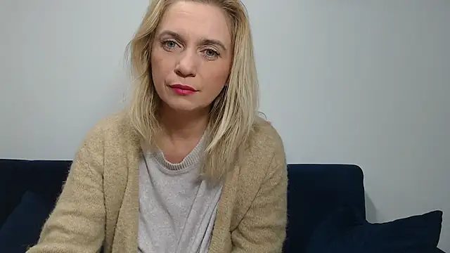 Snapshot of MysticCreature chatting on 12.04.24 MysticCreature online show from 12.04.24