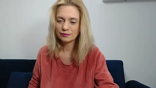 Snapshot of MysticCreature chatting on 02.03.25 MysticCreature online show from 02.03.25