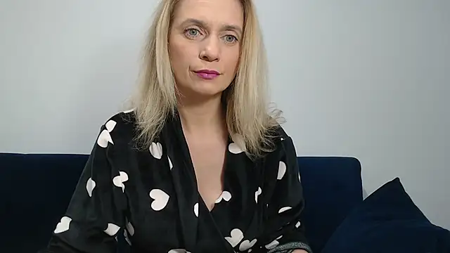 Snapshot of MysticCreature chatting on 02.08.25 MysticCreature online show from 02.08.25