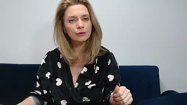 Snapshot of MysticCreature chatting on 02.22.25 MysticCreature online show from 02.22.25