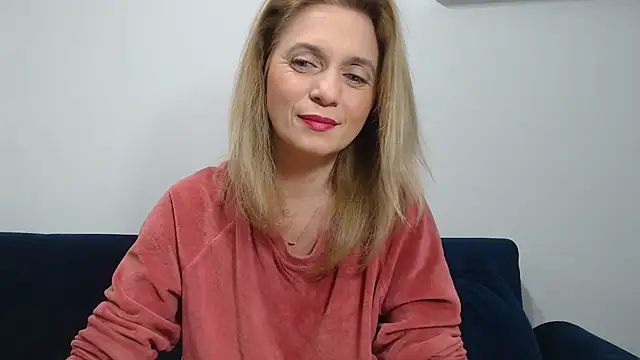 Snapshot of MysticCreature chatting on 03.03.25 MysticCreature online show from 03.03.25