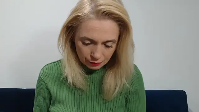 Snapshot of MysticCreature chatting on 10.16.25 MysticCreature online show from 10.16.25