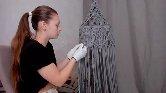 why again me online show from 03.05.25