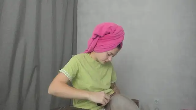 Snapshot of why_again_me chatting on 03.03.26 why again me online show from 03.03.26