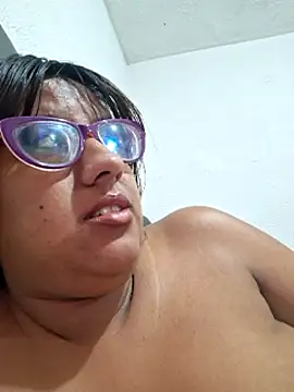 Snapshot of ZaidaWet chatting on 02.21.25 ZaidaWet online show from 02.21.25