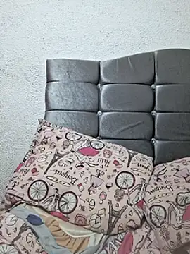 Snapshot of ZaidaWet chatting on 02.22.25 ZaidaWet online show from 02.22.25