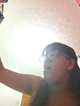 Snapshot of ZaidaWet chatting on 02.26.25 ZaidaWet online show from 02.26.25