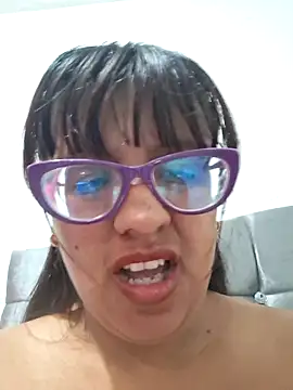 Snapshot of ZaidaWet chatting on 03.03.25 ZaidaWet online show from 03.03.25