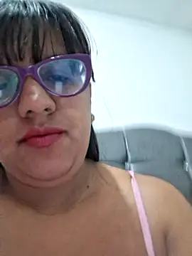 Snapshot of ZaidaWet chatting on 03.06.25 ZaidaWet online show from 03.06.25