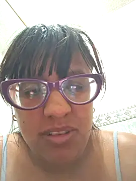 Snapshot of ZaidaWet chatting on 03.07.25 ZaidaWet online show from 03.07.25