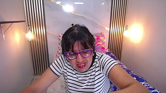 Snapshot of ZaidaWet chatting on 10.03.25 ZaidaWet online show from 10.03.25