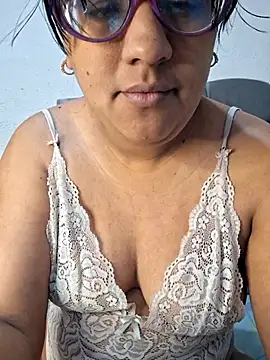 Snapshot of ZaidaWet chatting on 11.10.25 ZaidaWet online show from 11.10.25