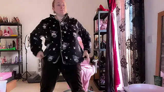 kisicaxx online show from 11.25.25