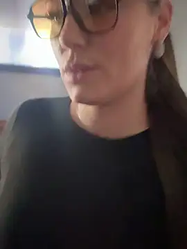 lovely beast online show from 12.05.25