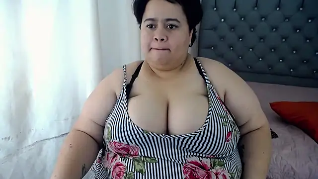 hotlesby4uxxx online show from 12.13.24